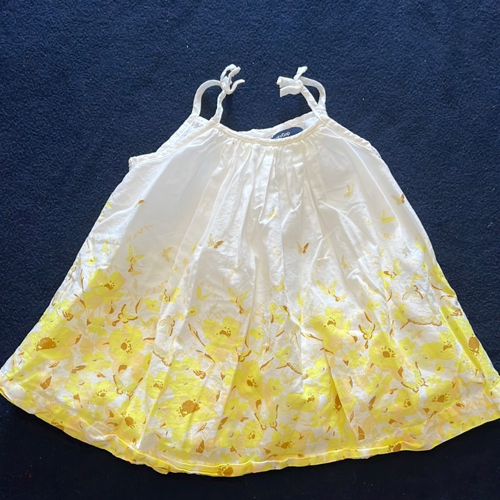 Baby GAP dress. Size 3-6 months